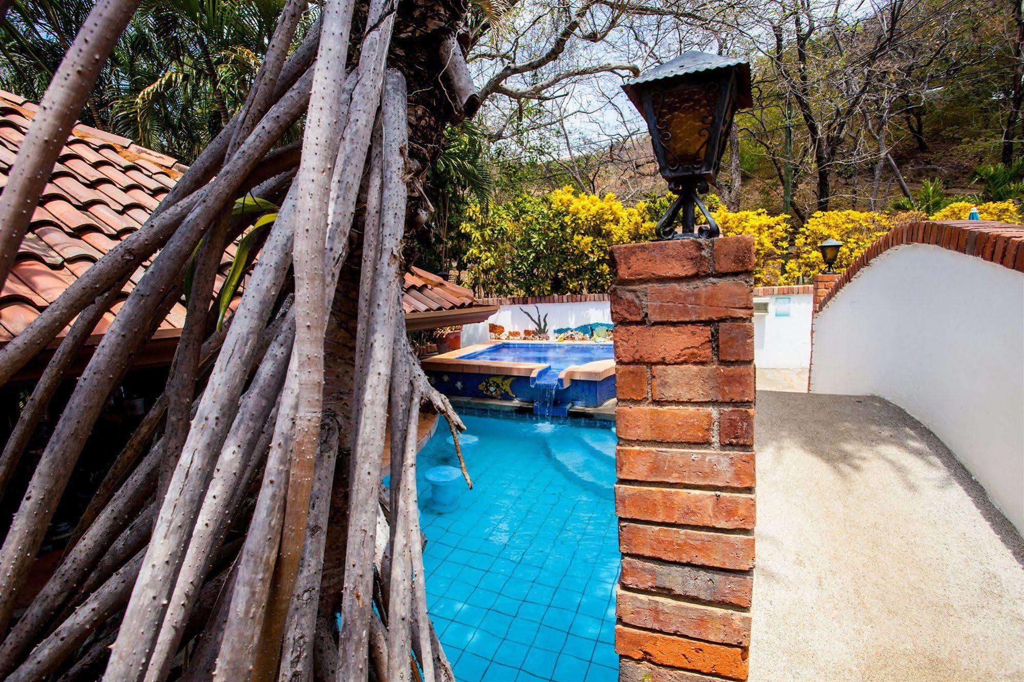 Hotel M&M Casa Blanca Playa Ocotal Exterior photo